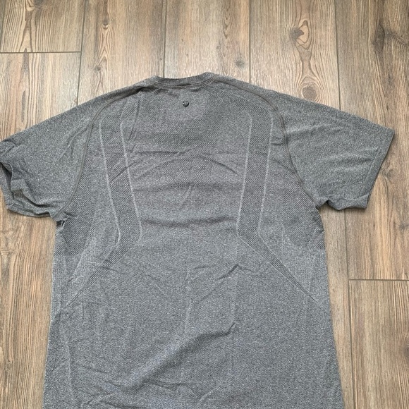 Lululemon Shirt - Picture 5 of 6